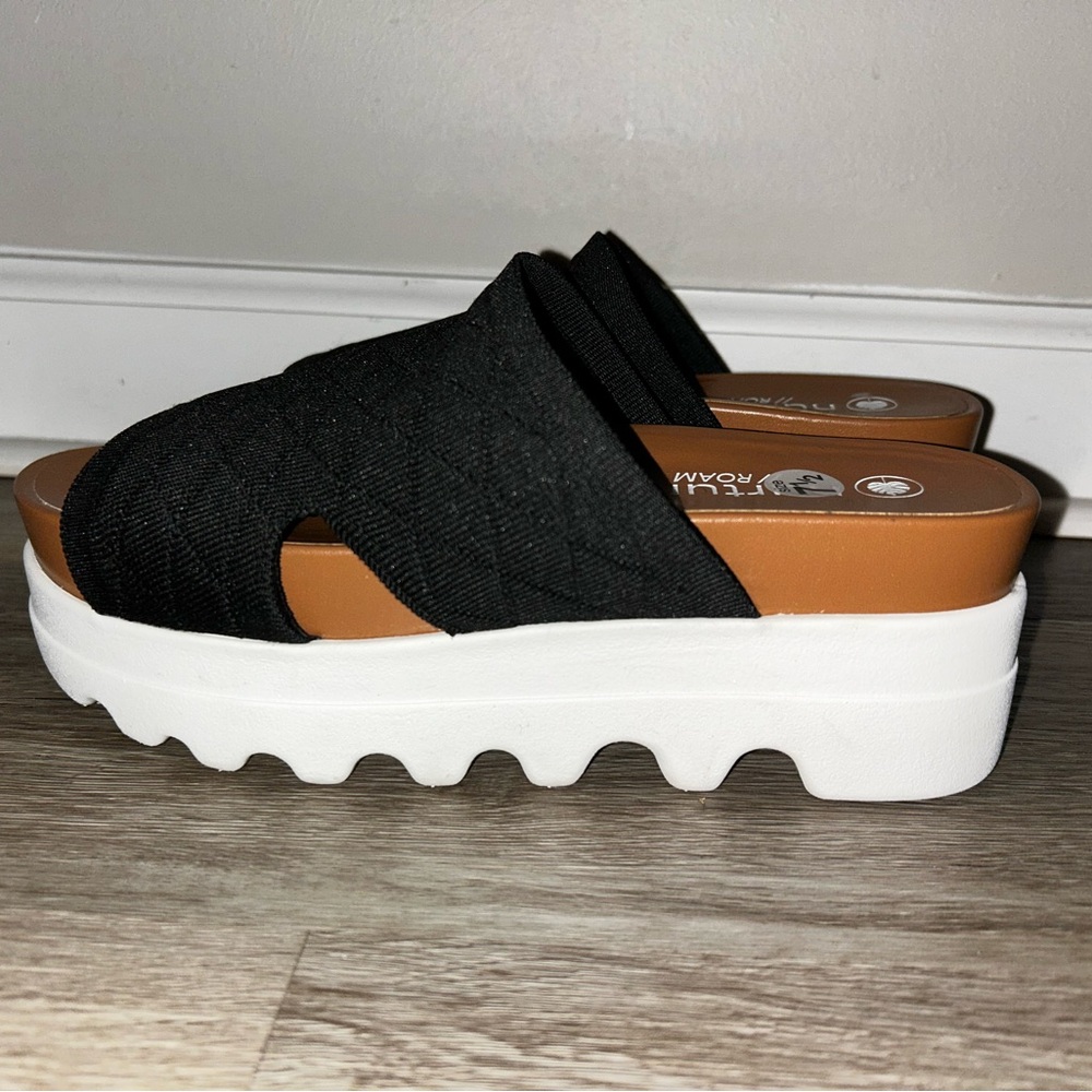 NUTURE ROAM WILLOW KNIT PLATFORM SANDALS IN SIZE 7.5